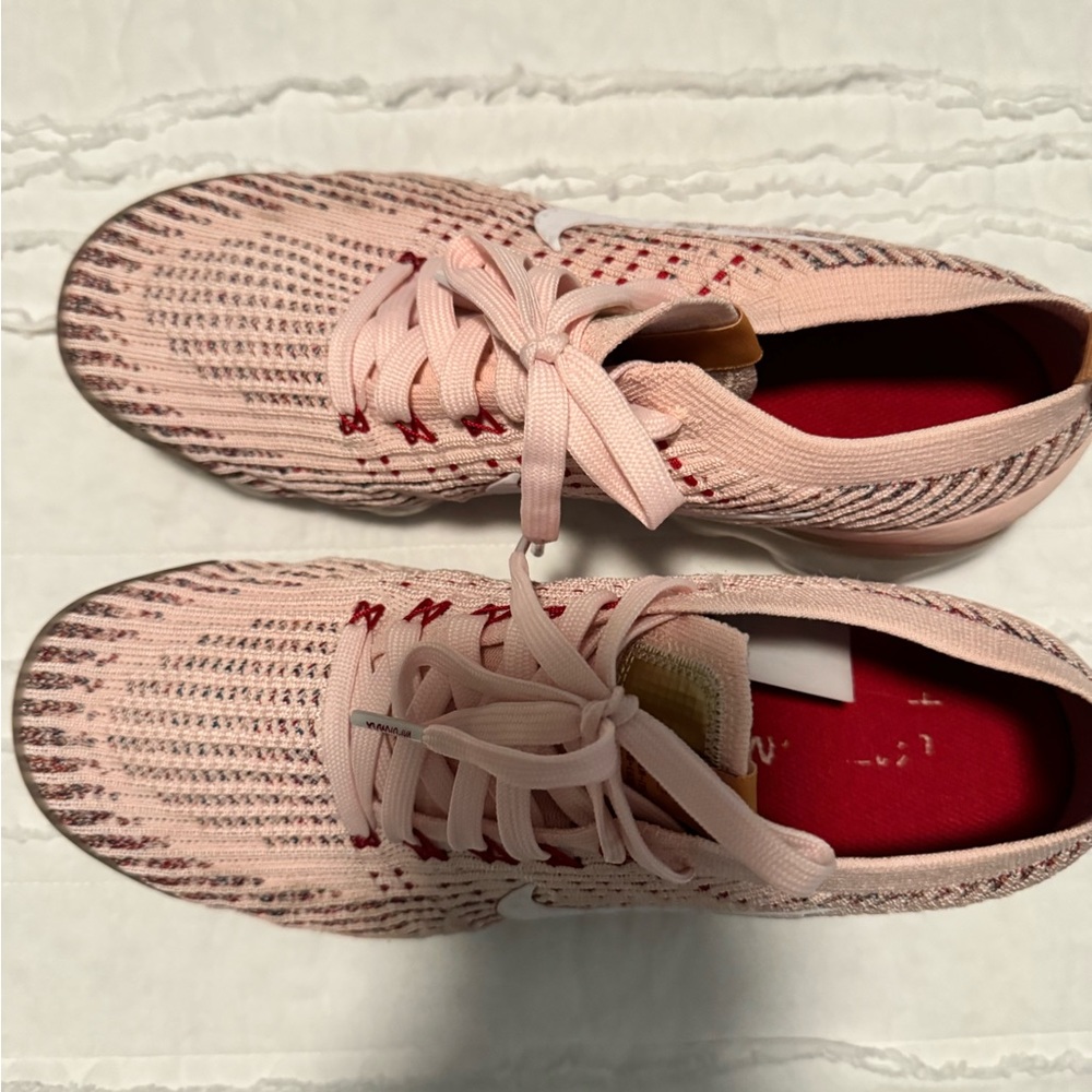 Nike Vapormax Sneakers in PINK! Size 9.5